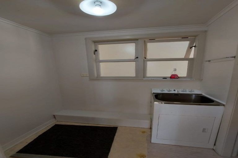 Photo of property in 241 Great North Road, Henderson, Auckland, 0612