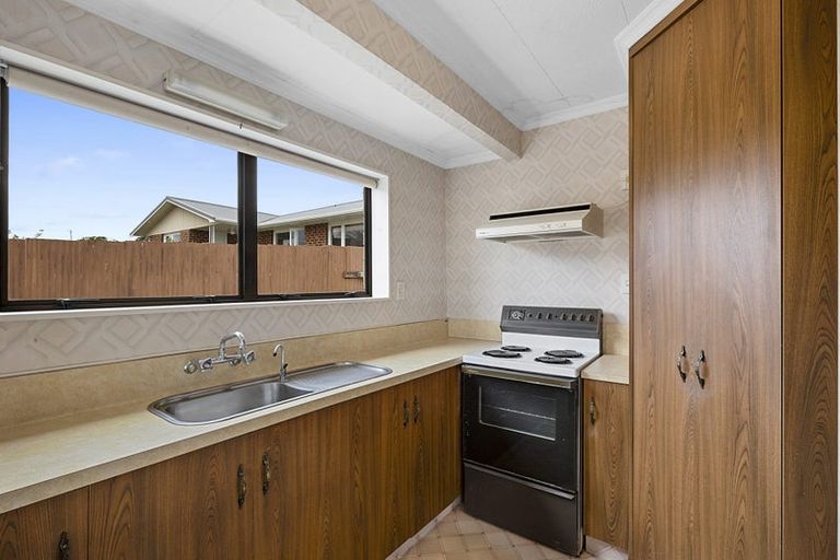 Photo of property in 13 Tukapa Street, Westown, New Plymouth, 4310