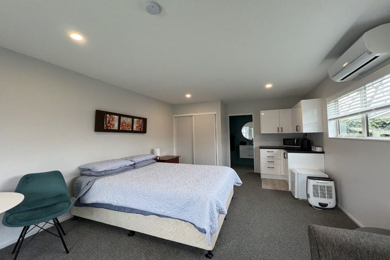 Photo of property in 192 Weston Road, St Albans, Christchurch, 8052