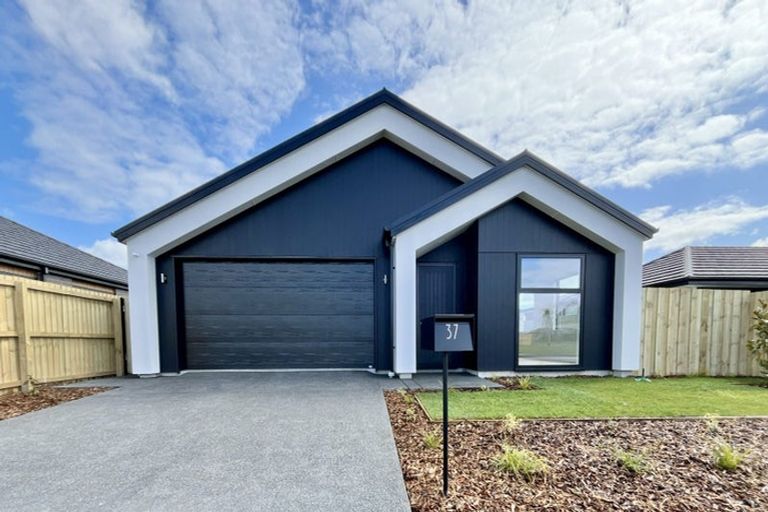 Photo of property in 37 Rita Angus Road, Belfast, 8051