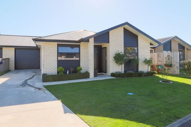 Photo of property in 8/11 Errol Close, Burbush, Hamilton, 3288