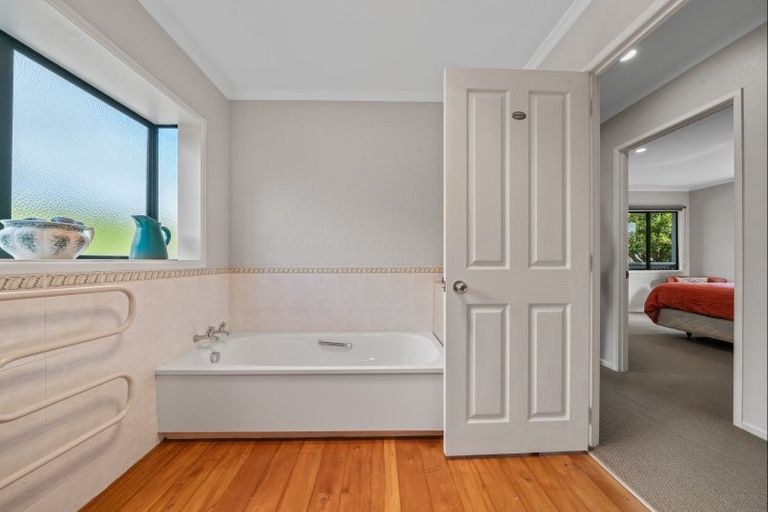 Photo of property in 537 Richmond Road, Lepperton, New Plymouth, 4373