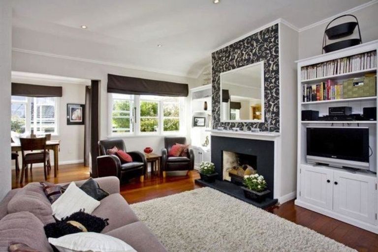 Photo of property in 7 Wicklow Road, Narrow Neck, Auckland, 0622