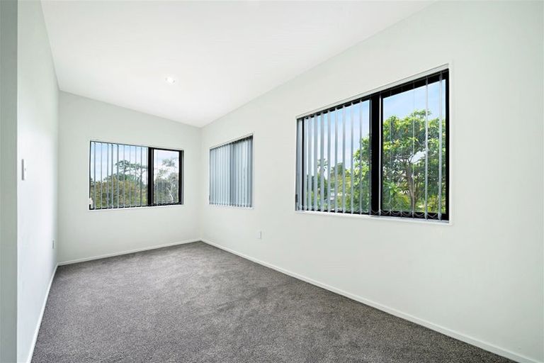 Photo of property in 16a Glen Marine Parade, Glendene, Auckland, 0602