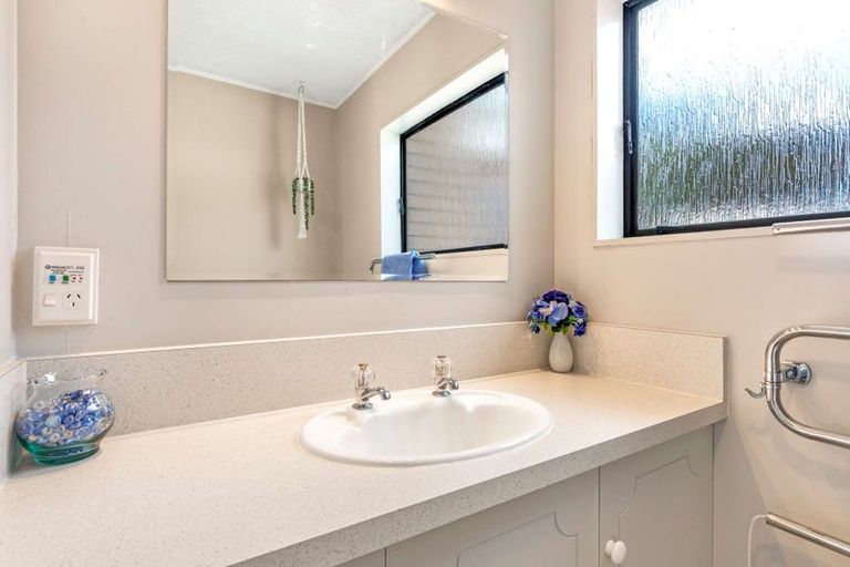 Photo of property in 8a Inverell Place, Mount Maunganui, 3116