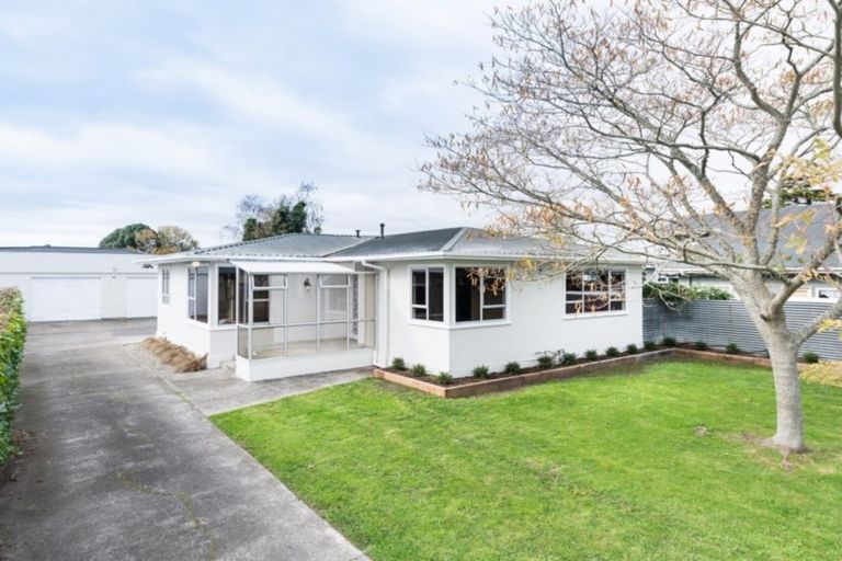 Photo of property in 4 Sutherland Crescent, Westbrook, Palmerston North, 4412