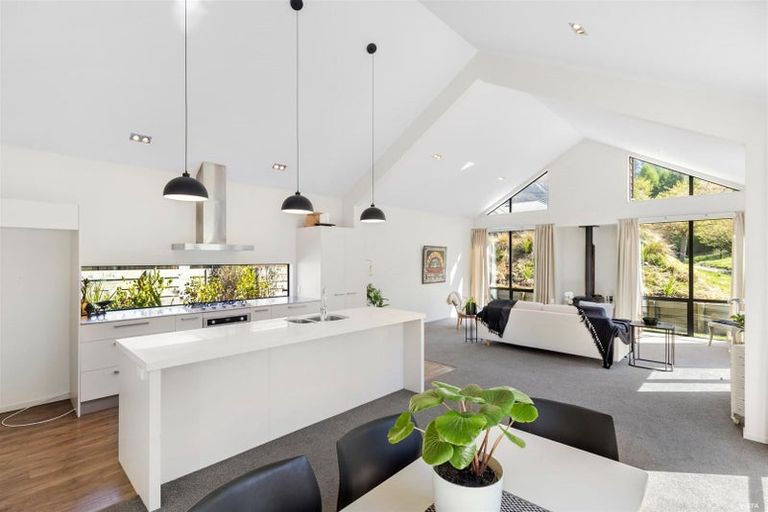 Photo of property in 16 Harrys Close, Arthurs Point, Queenstown, 9371