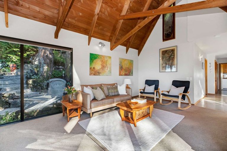 Photo of property in 68 Laingholm Drive, Laingholm, Auckland, 0604