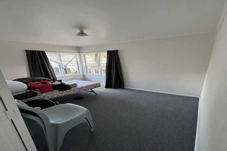 Photo of property in 39 Fairdene Avenue, Henderson, Auckland, 0610