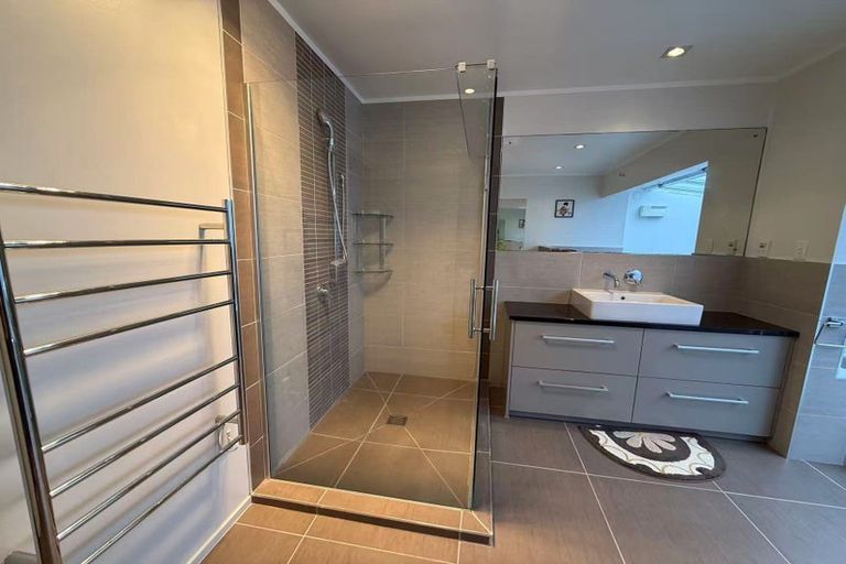 Photo of property in 47a Aberdeen Road, Castor Bay, Auckland, 0620