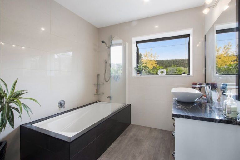 Photo of property in 215 Ongare Point Road, Tahawai, 3170