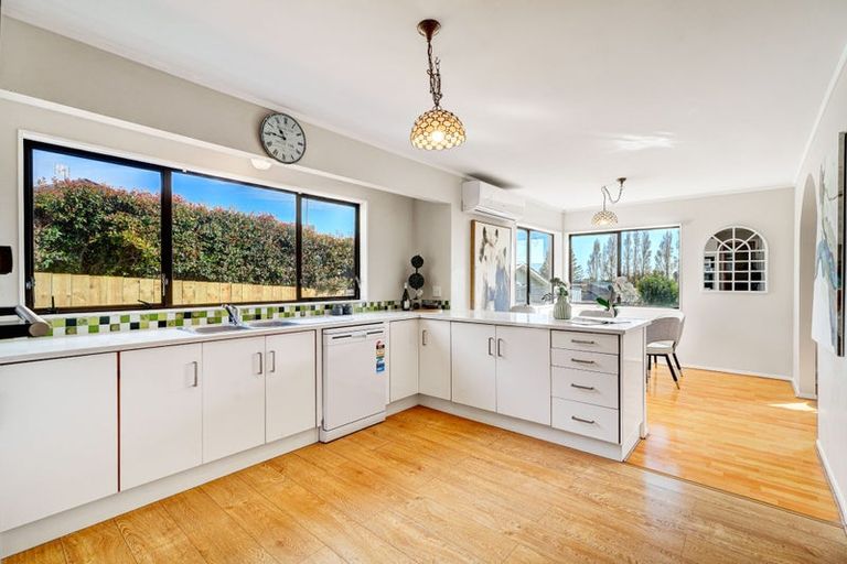 Photo of property in 2/14 Chip Grove, Sunnyhills, Auckland, 2010