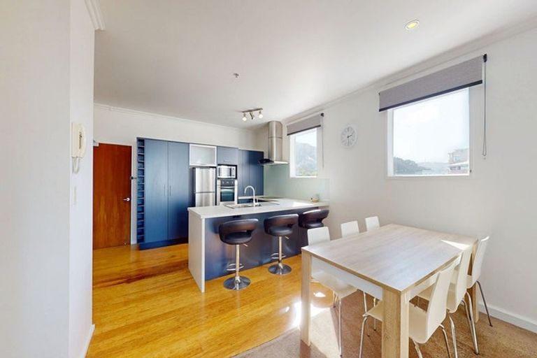 Photo of property in Atrium Towers, 9a/154 The Terrace, Wellington Central, Wellington, 6011