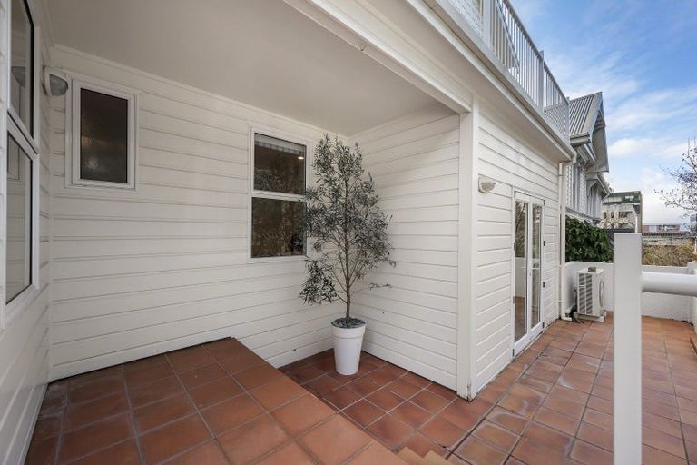 Photo of property in 20 Hill Street, Thorndon, Wellington, 6011