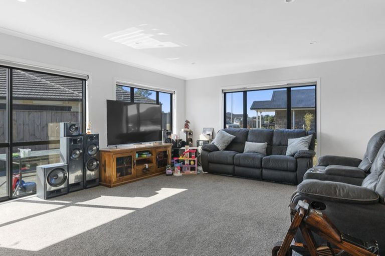 Photo of property in 6 Molesworth Street, Carterton, 5713
