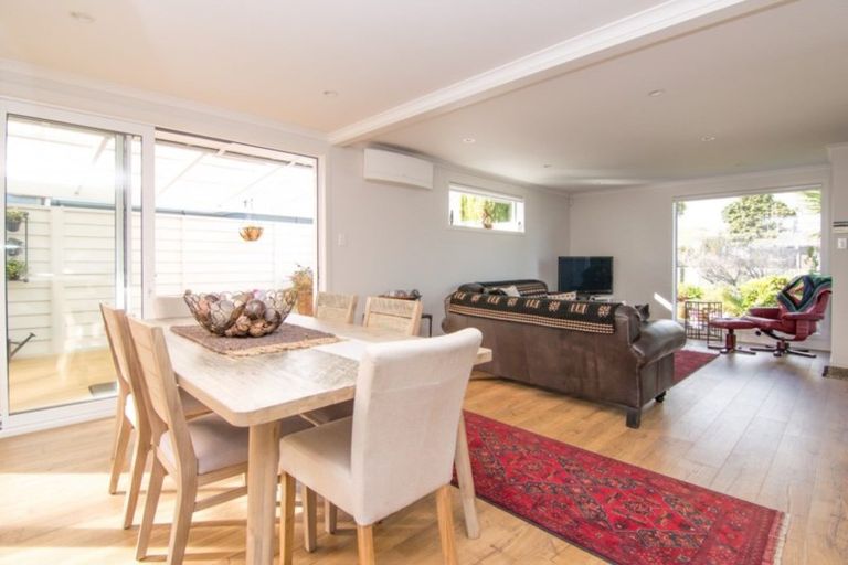 Photo of property in 4 Redwood Grove, Hokowhitu, Palmerston North, 4410