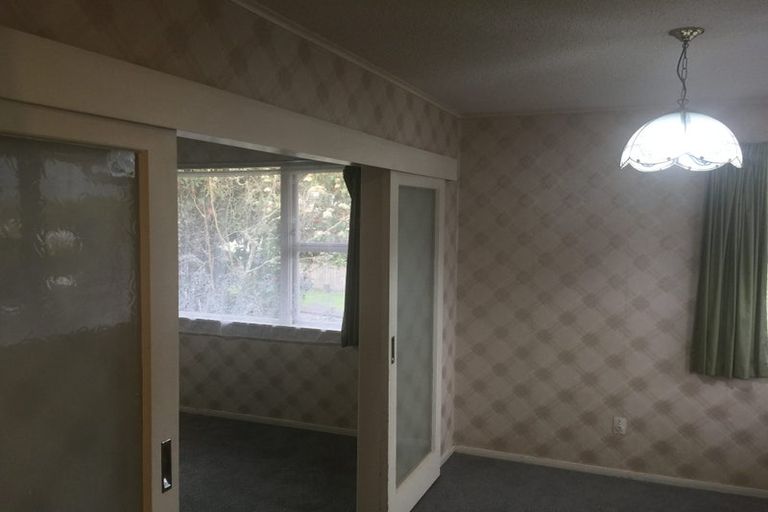 Photo of property in 1/28 Sequoia Place, Sunnynook, Auckland, 0620