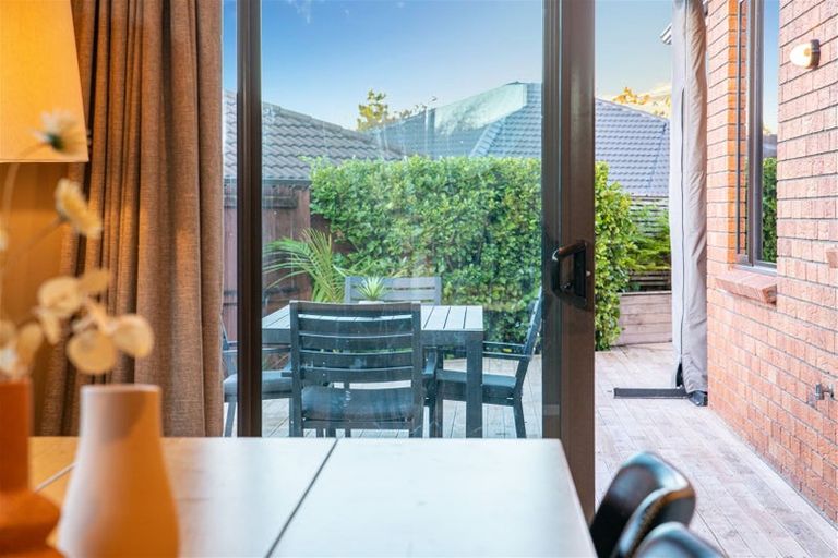 Photo of property in 3 Stow Place, Henderson, Auckland, 0612