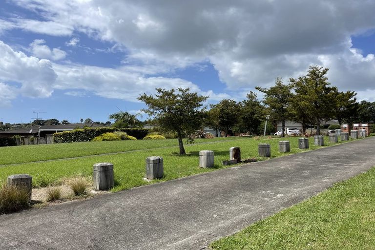 Photo of property in 14 Springtide Place, Red Beach, 0932