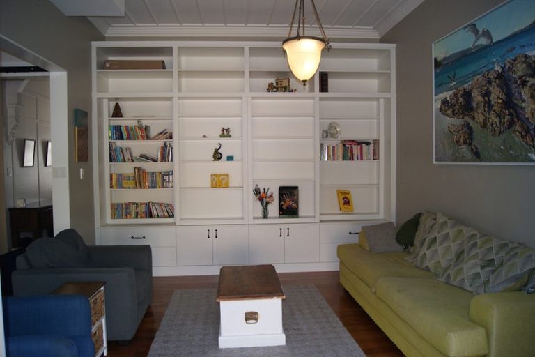 Photo of property in 122a Derwent Street, Island Bay, Wellington, 6023