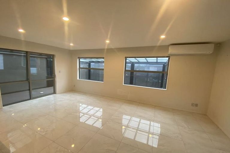 Photo of property in 27 Matipo Road, Te Atatu Peninsula, Auckland, 0610