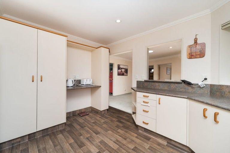 Photo of property in 12/358 College Street, West End, Palmerston North, 4410