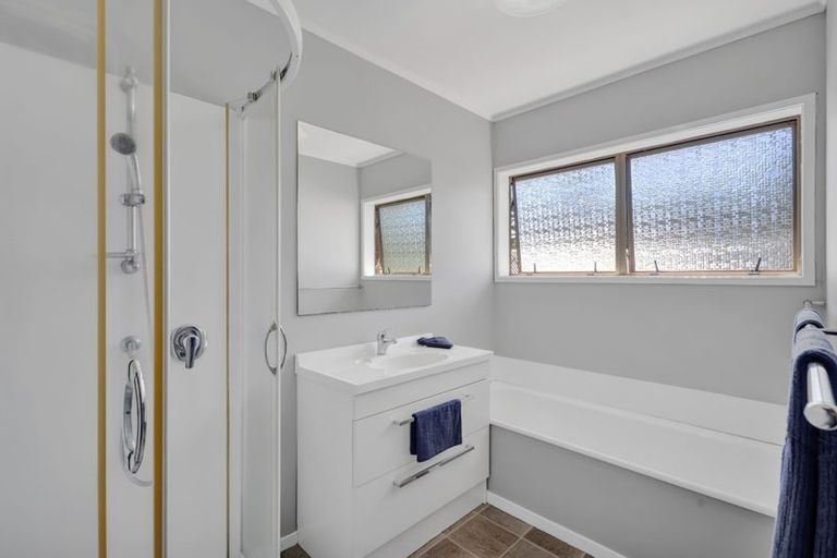 Photo of property in 87 Heta Road, Highlands Park, New Plymouth, 4312