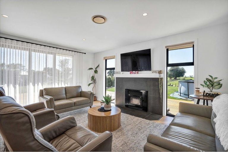 Photo of property in 123 Princess Street, Waitara, 4383