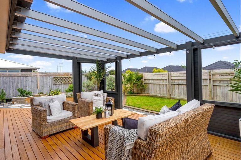 Photo of property in 11 Mahia Lane, Waikanae, 5036
