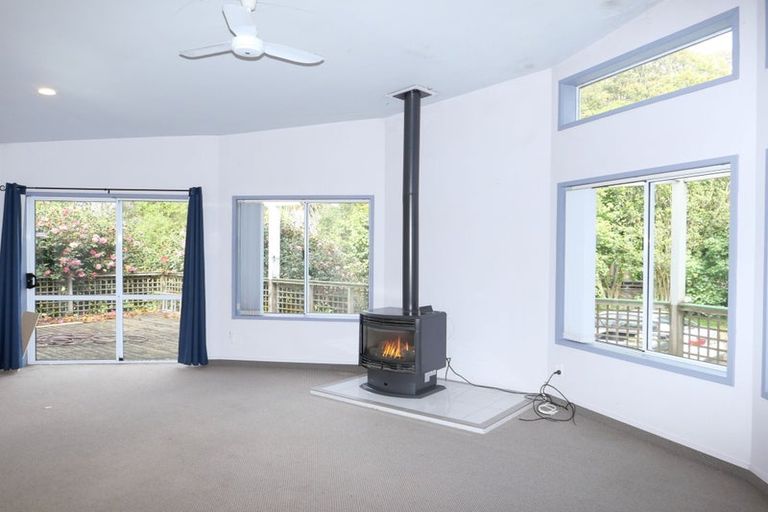 Photo of property in 45 Greenaway Road, Waikanae, 5036