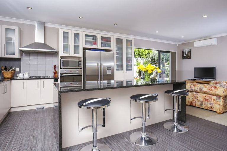 Photo of property in 14 Midhurst Avenue, Henderson, Auckland, 0612