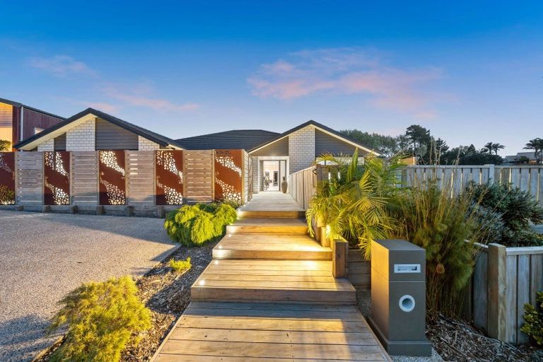 Photo of property in 11 Meadowbrook Place, Buckland, Pukekohe, 2677