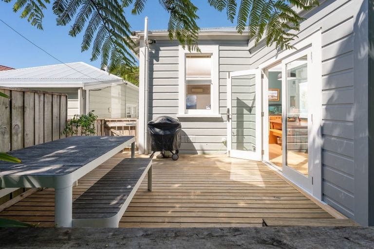 Photo of property in 166 Owen Street, Newtown, Wellington, 6021