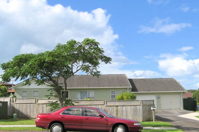Photo of property in 8 Birman Close, Half Moon Bay, Auckland, 2012