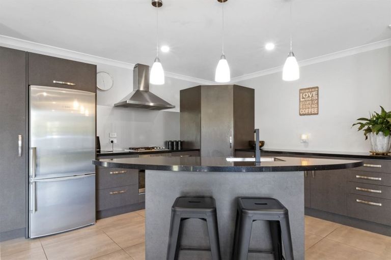 Photo of property in 14 Allendale Place, Morrinsville, 3300