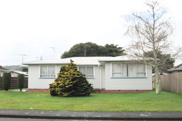 Photo of property in 10 Harper Street, Papakura, 2110