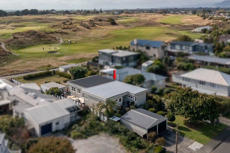 Photo of property in 5 Eatwell Avenue, Paraparaumu Beach, Paraparaumu, 5032