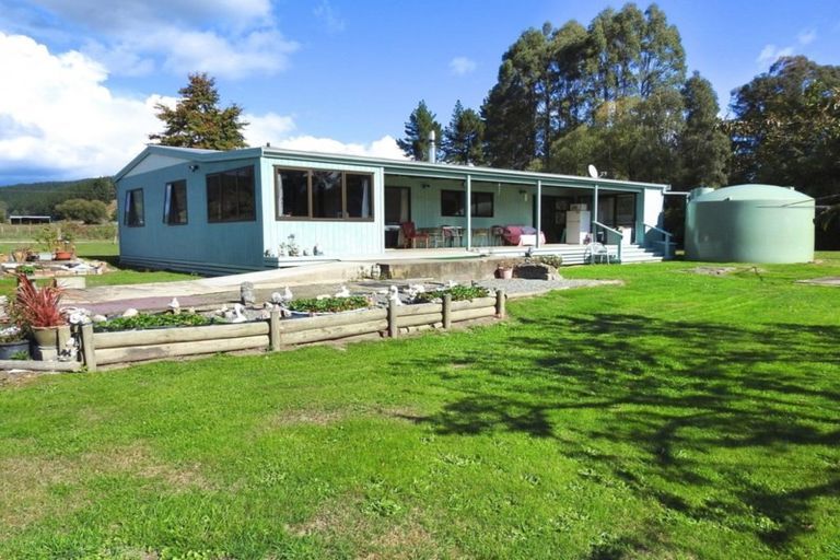 Photo of property in 1418 Tadmor-glenhope Road, Tapawera, Wakefield, 7096