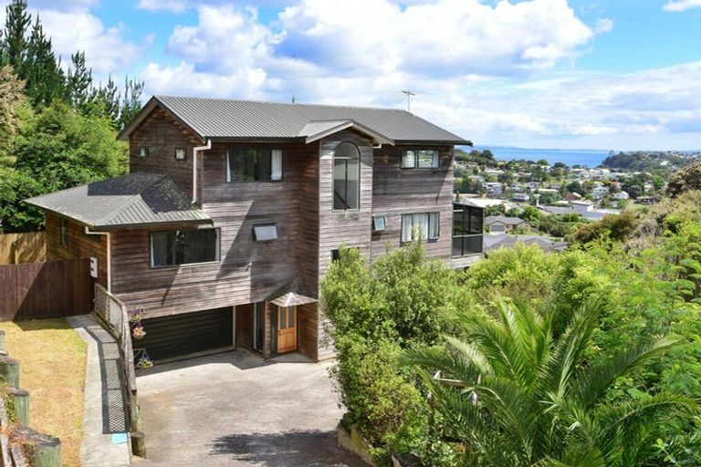 Photo of property in 91c Wade River Road, Stanmore Bay, Whangaparaoa, 0932