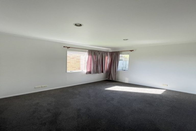 Photo of property in 19 Ironstone Place, Randwick Park, Auckland, 2105