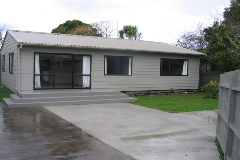 Photo of property in 2/7 Domain Road, Weymouth, Auckland, 2103