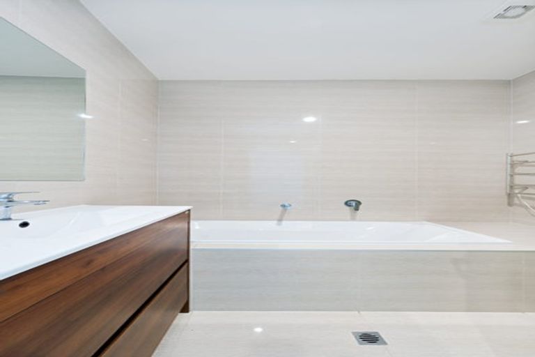 Photo of property in 46 Turret Lane, Hobsonville, Auckland, 0616