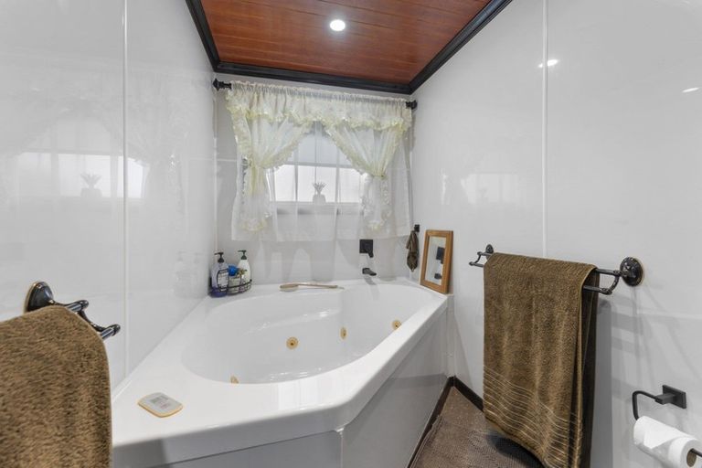 Photo of property in 3 Mabey Street, Eltham, 4322