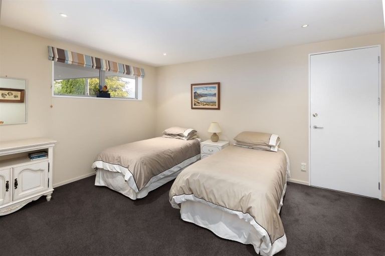 Photo of property in 10 Willowbrook Place, Fendalton, Christchurch, 8052
