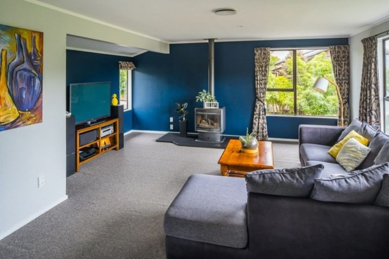 Photo of property in 31 Observatory Close, Whitby, Porirua, 5024