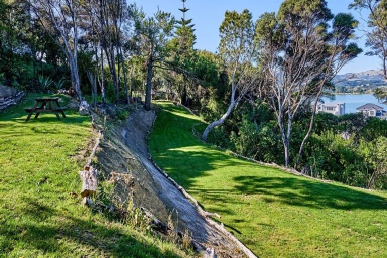 Photo of property in 6 Pendennis Point, Camborne, Porirua, 5026