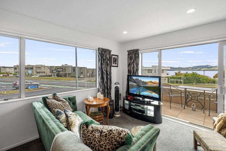 Photo of property in 1/208 Lake Terrace, Hilltop, Taupo, 3330