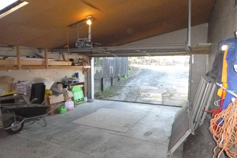 Photo of property in 2 Gow Street, Helensville, 0800