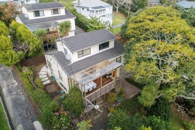 Photo of property in 3/41 Rangatira Road, Beach Haven, Auckland, 0626