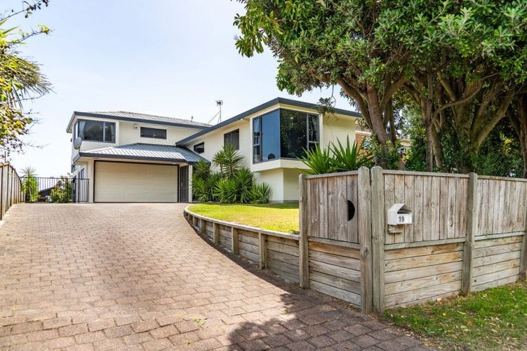 Photo of property in 19 Simpson Road, Papamoa Beach, Papamoa, 3118